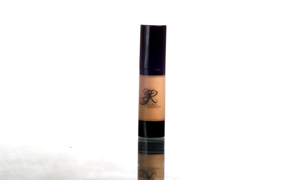 C8 TAUPE - (Warm Yellow) Liquid Foundation